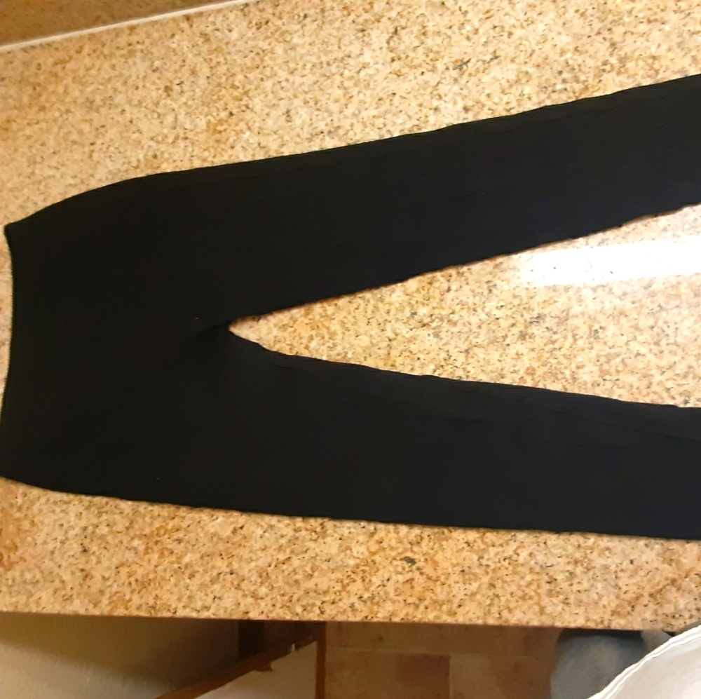 2 pairs of leggings